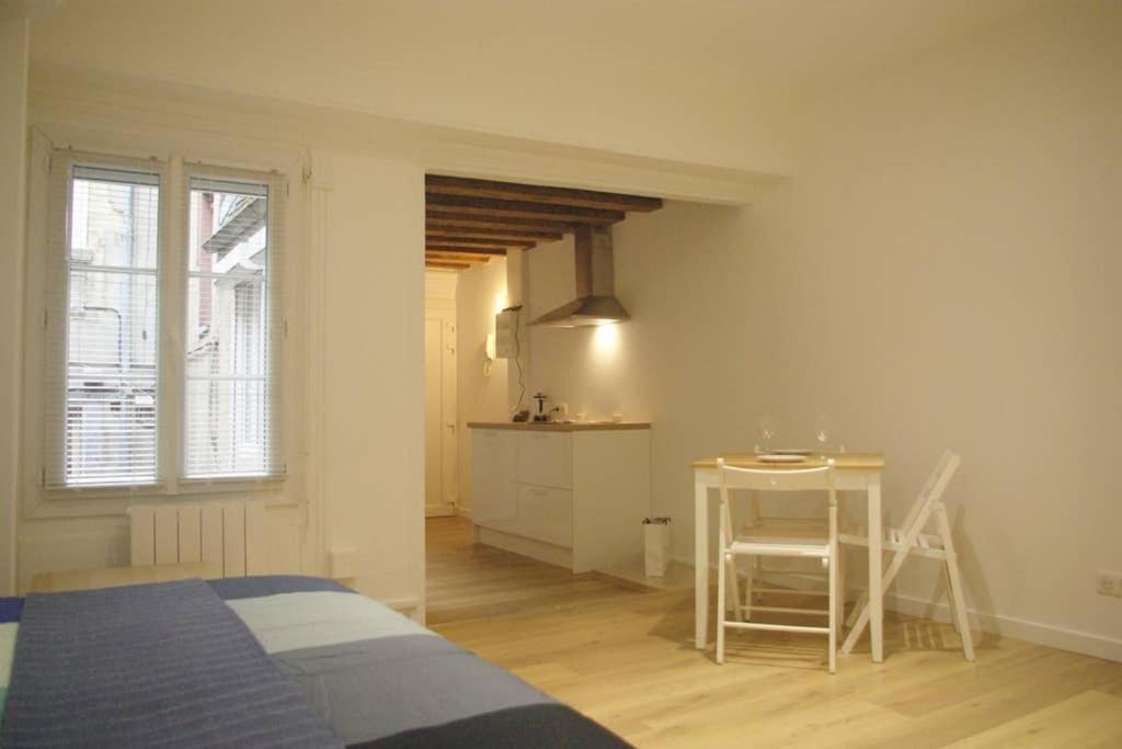 Dijon Standing Historic City Apartment Exterior photo